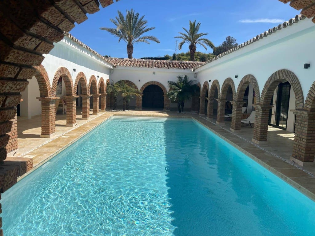 6 soveværelse Villa til salg i Coin med swimmingpool garage - € 2.875.000 (Ref: 8950130)