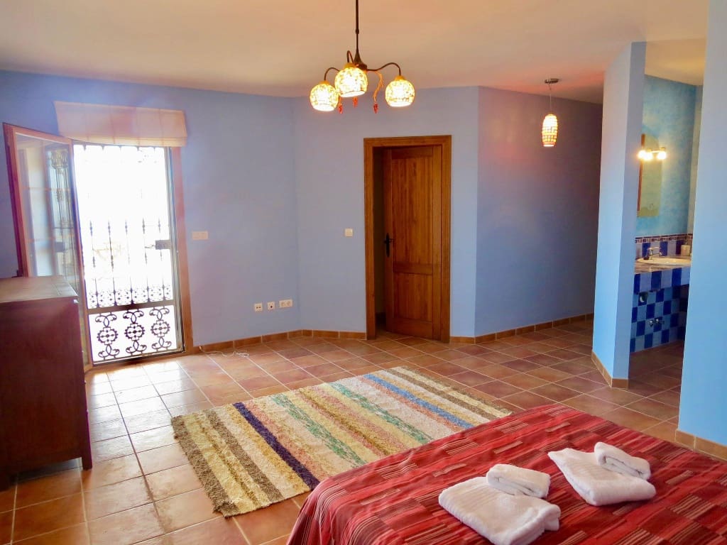 3 soveværelse Villa til leje i Triana med swimmingpool garage - € 2.600 (Ref: 8976022)