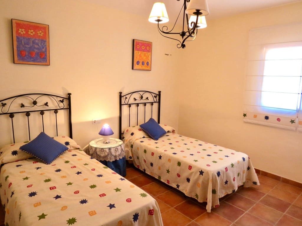 3 soveværelse Villa til leje i Triana med swimmingpool garage - € 2.600 (Ref: 8976022)