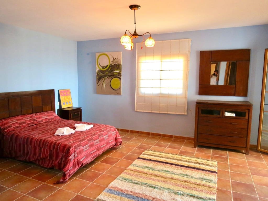 3 soveværelse Villa til leje i Triana med swimmingpool garage - € 2.600 (Ref: 8976022)