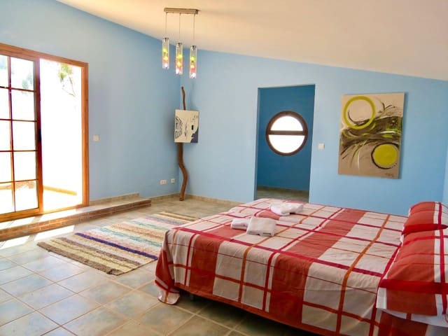 3 sypialnia Willa do wynajęcia w Triana, Vélez-Málaga z basenem garażem - 2 600 € (Ref: 8976022)