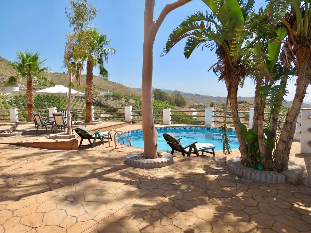 3 soveværelse Villa til leje i Triana med swimmingpool garage - € 2.600 (Ref: 8976022)