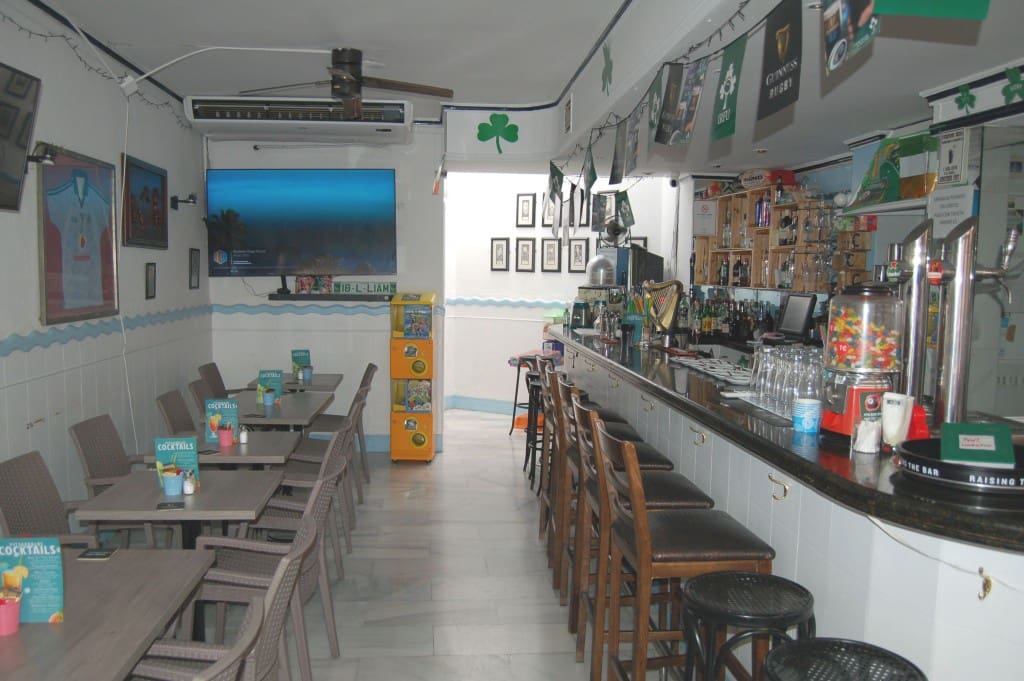 10 soveværelse Restaurant/Bar til salg i Nerja - € 110.000 (Ref: 9023015)