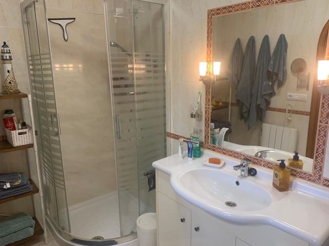 2 makuuhuone Omakotitalo myytävänä paikassa Nerja mukana uima-altaan - 359 000 € (Ref: 9029218)