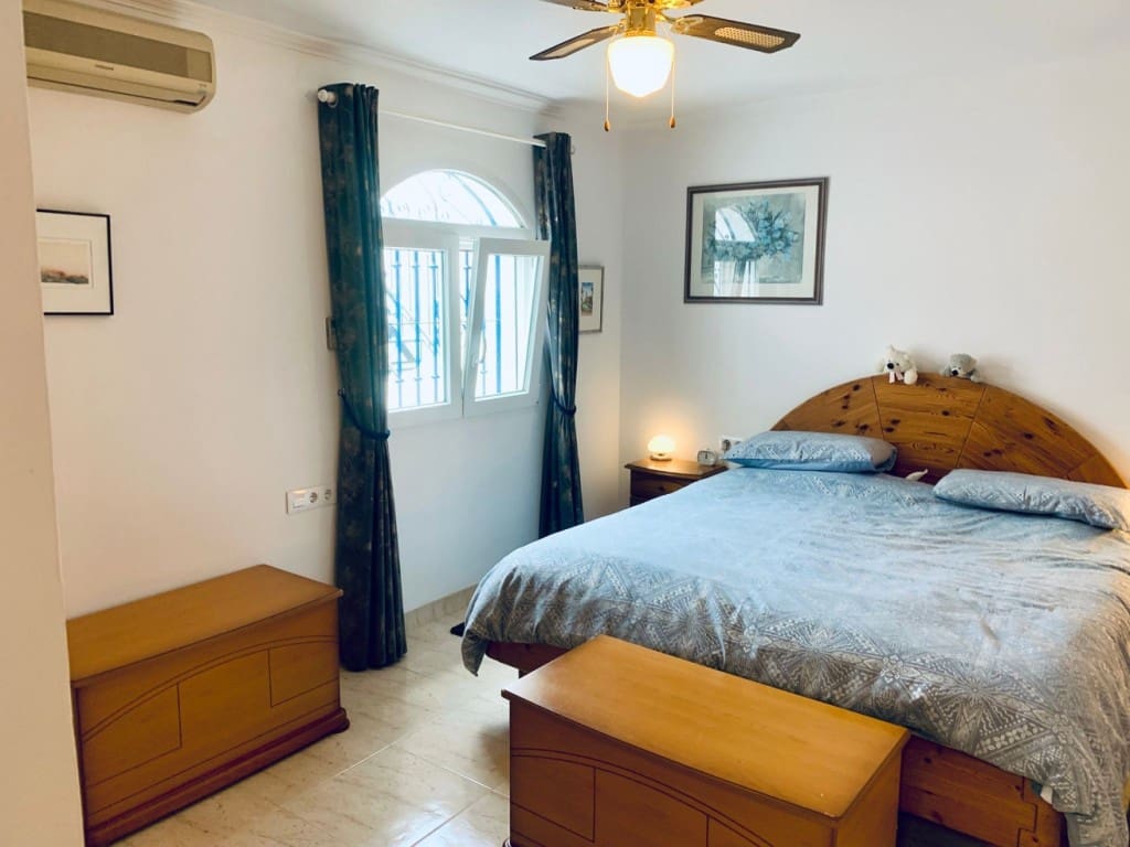 2 makuuhuone Omakotitalo myytävänä paikassa Nerja mukana uima-altaan - 359 000 € (Ref: 9029218)