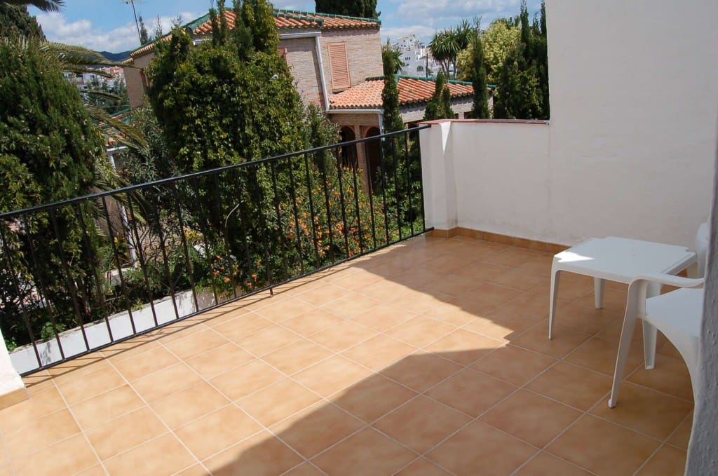 3 soveværelse Byhus til leje i Nerja med swimmingpool - € 1.150 (Ref: 9042107)