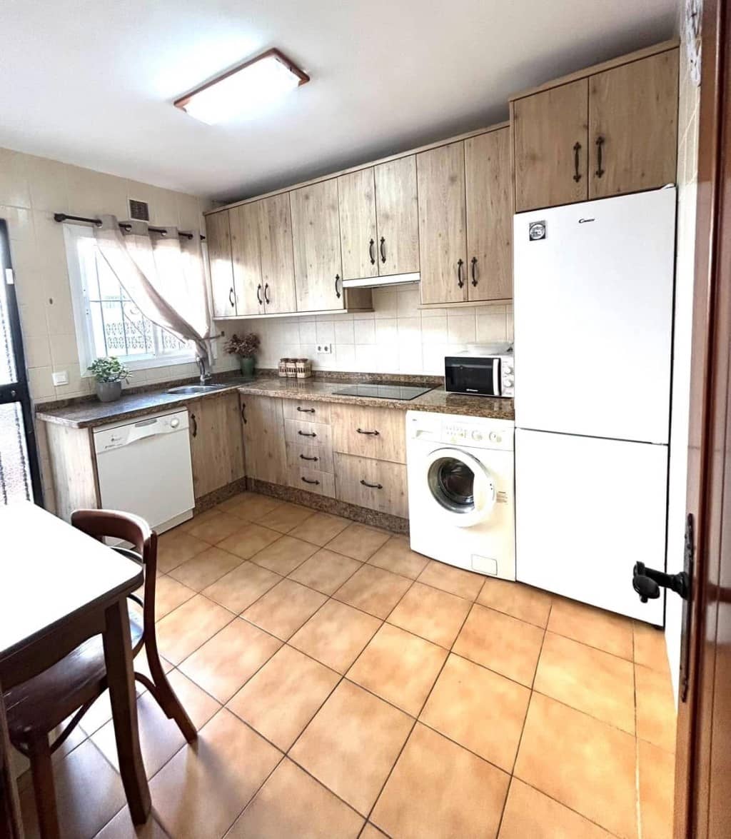 3 soveværelse Byhus til leje i Nerja med swimmingpool - € 1.150 (Ref: 9042107)