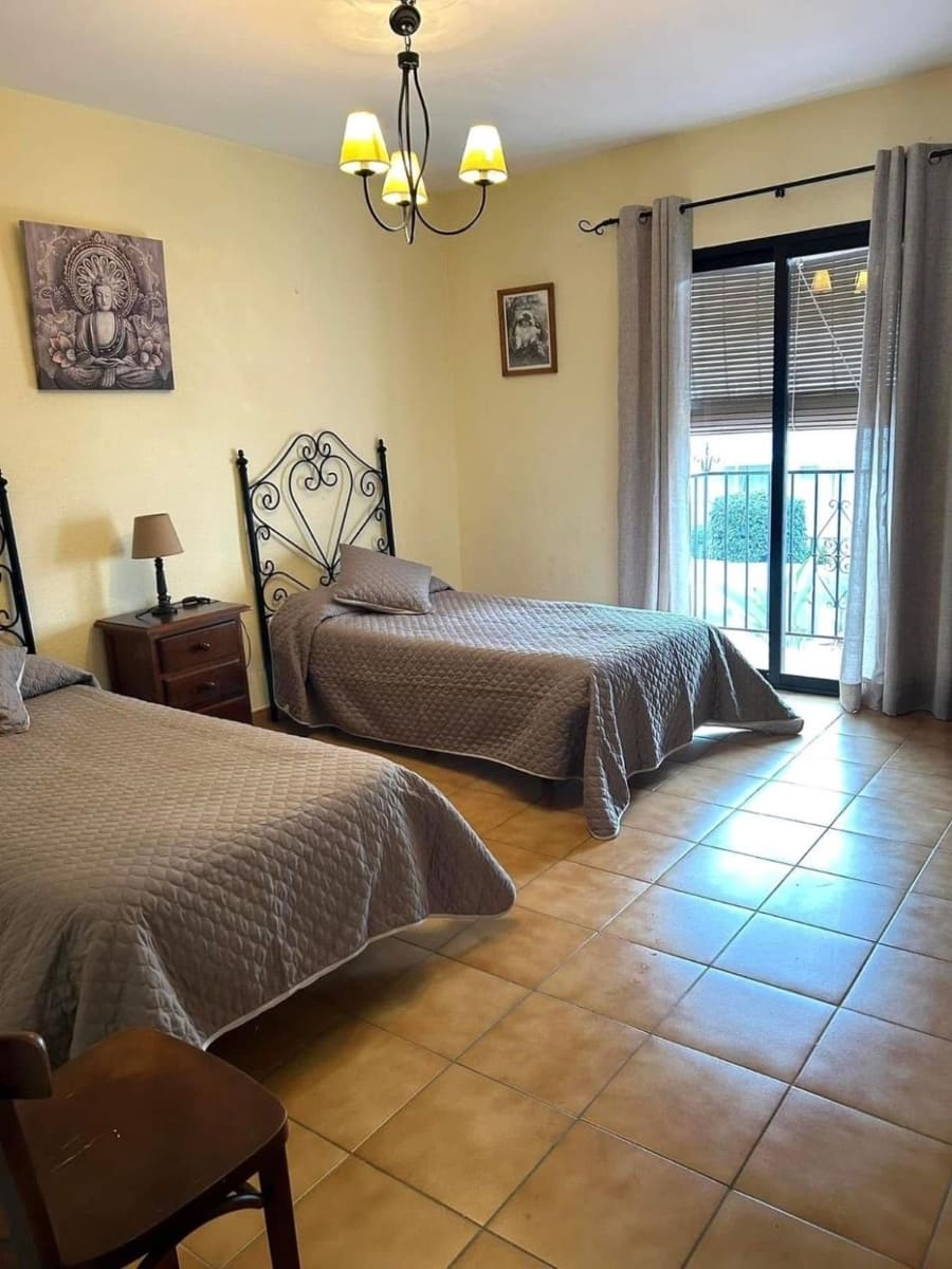 3 soveværelse Byhus til leje i Nerja med swimmingpool - € 1.150 (Ref: 9042107)