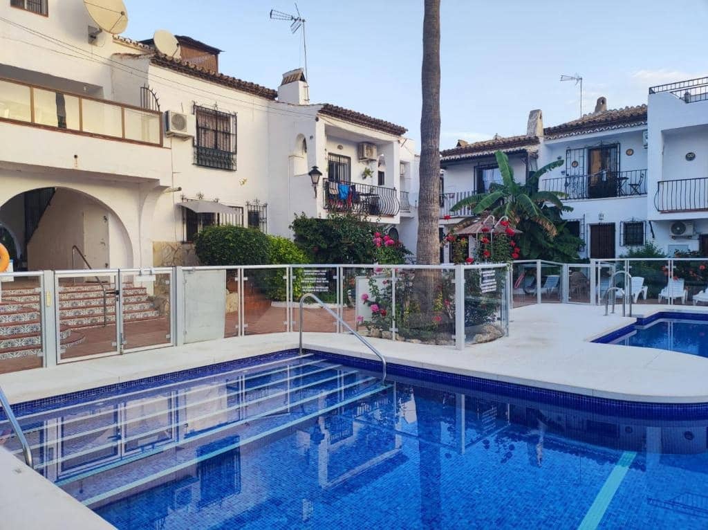 Casa de 3 habitaciones en Nerja en alquiler con piscina - 1.150 € (Ref: 9042107)
