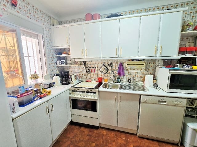 3 bedroom Apartment for sale in Torrox-Costa, Torrox with pool - € 319,900 (Ref: 9042108)