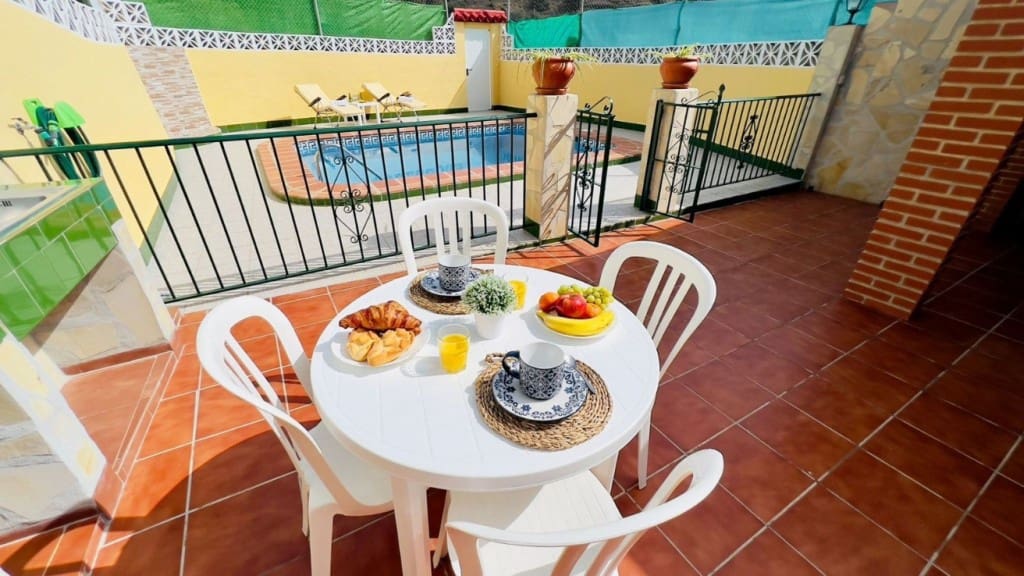 2 soverom Finca/Herregård til salgs i Torrox med svømmebasseng - € 260 000 (Ref: 9057452)