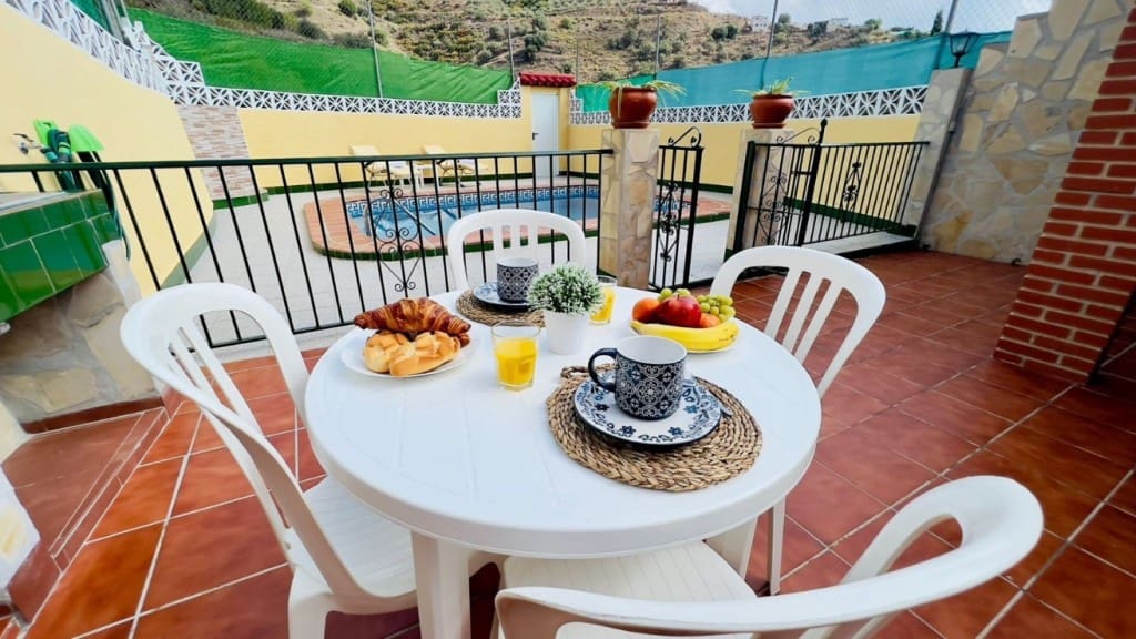 2 soverom Finca/Herregård til salgs i Torrox med svømmebasseng - € 260 000 (Ref: 9057452)