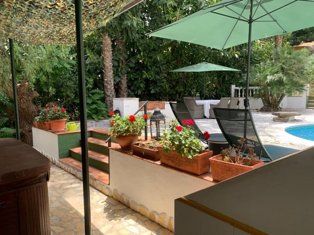 3 makuuhuone Maalaistalo myytävänä paikassa Torrox mukana uima-altaan 
autotalli - 425 000 € (Ref: 9062231)