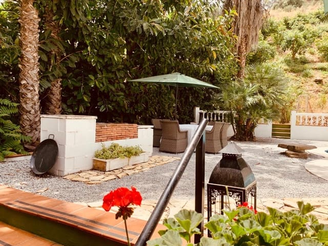 3 makuuhuone Maalaistalo myytävänä paikassa Torrox mukana uima-altaan 
autotalli - 425 000 € (Ref: 9062231)