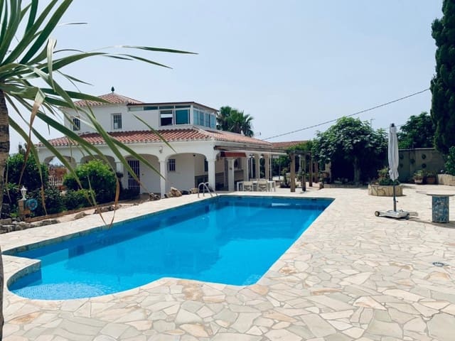3 bedroom Villa for sale in Nerja with pool garage - € 695,000 (Ref: 9065044)
