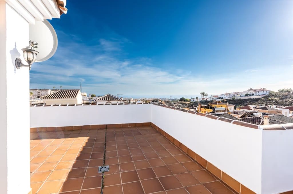 3 soveværelse Byhus til leje i Nerja med swimmingpool - € 1.200 (Ref: 9081404)