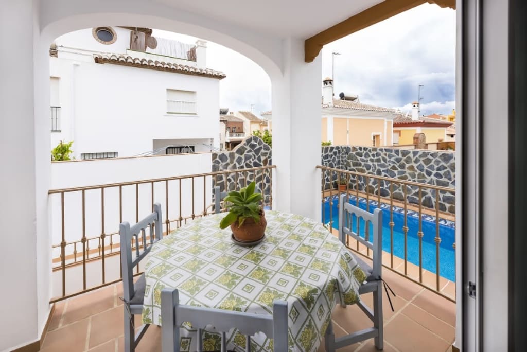3 soveværelse Byhus til leje i Nerja med swimmingpool - € 1.200 (Ref: 9081404)
