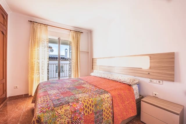 3 soveværelse Byhus til leje i Nerja med swimmingpool - € 1.200 (Ref: 9081404)