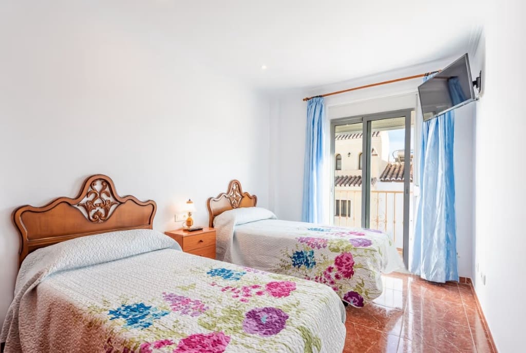 3 soveværelse Byhus til leje i Nerja med swimmingpool - € 1.200 (Ref: 9081404)