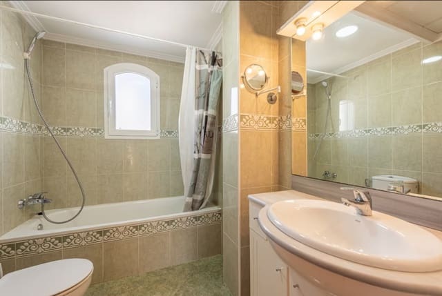 3 soveværelse Byhus til leje i Nerja med swimmingpool - € 1.200 (Ref: 9081404)