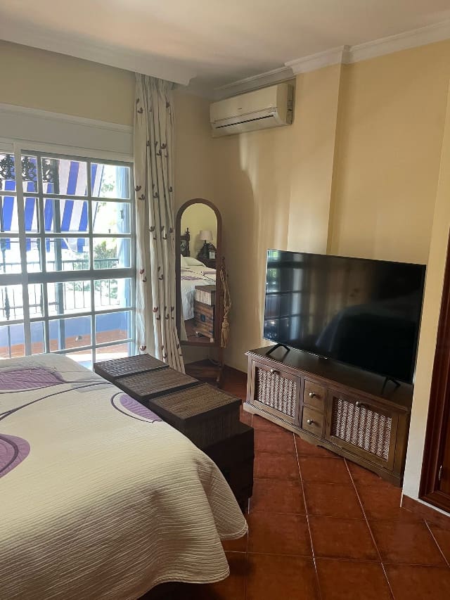 6 soverom Villa til salgs i La Cala del Moral med svømmebasseng - € 765 000 (Ref: 9112223)