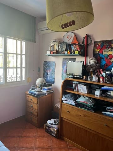 6 makuuhuone Huvila myytävänä paikassa La Cala del Moral, Rincón de la Victoria mukana uima-altaan - 765 000 € (Ref: 9112223)