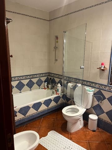 6 makuuhuone Huvila myytävänä paikassa La Cala del Moral, Rincón de la Victoria mukana uima-altaan - 765 000 € (Ref: 9112223)