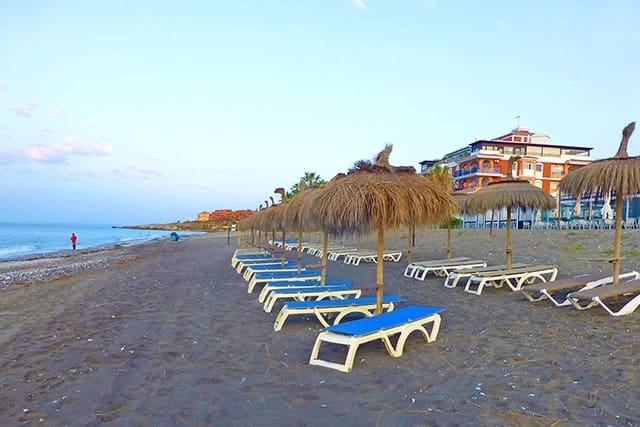 2 soverom Leilighet til salgs i El Peñoncillo, Torrox med garasje - € 480 000 (Ref: 9114015)