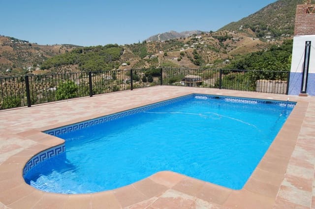 5 bedroom Finca/Country House for rent in Frigiliana with pool - € 2,500 (Ref: 9134126)