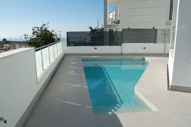 4 soveværelse Villa til leje i Nerja med swimmingpool - € 2.700 (Ref: 9165652)