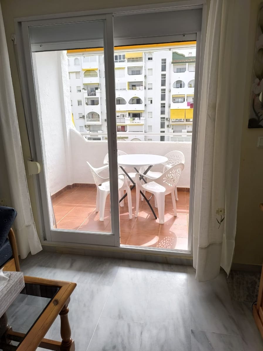 1 quarto Apartamento para arrendar em Torrox-Costa com piscina - 750 € (Ref: 9195447)
