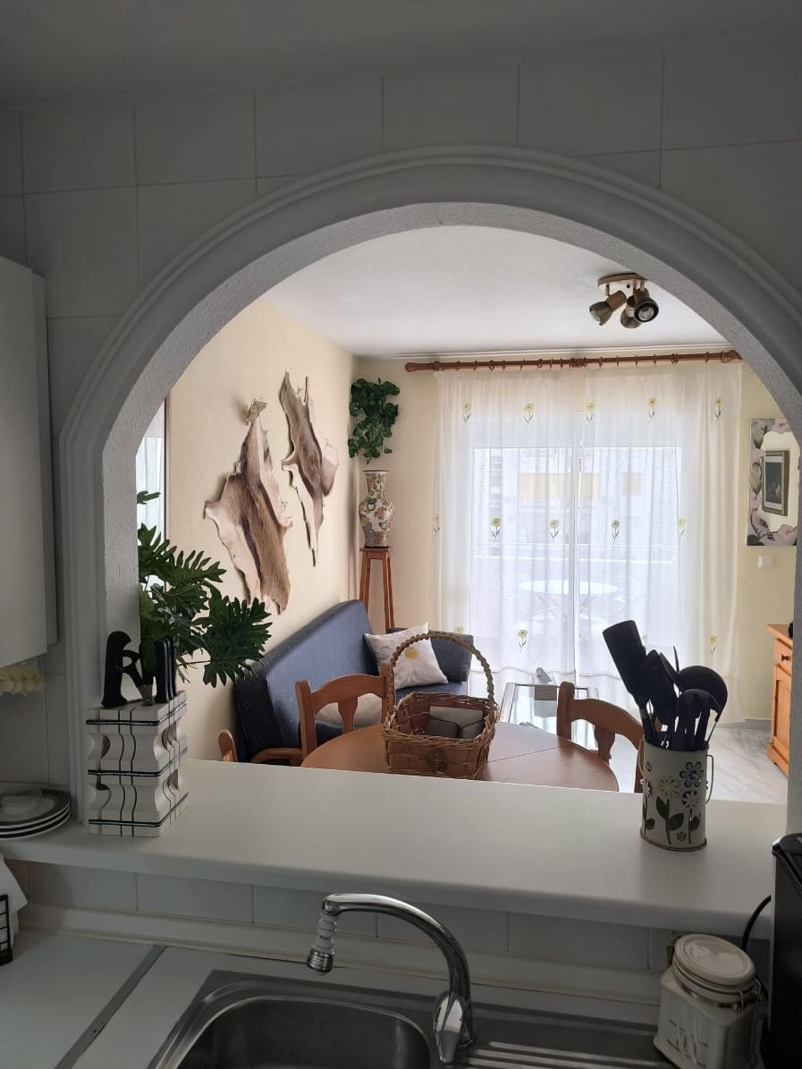 1 quarto Apartamento para arrendar em Torrox-Costa com piscina - 750 € (Ref: 9195447)
