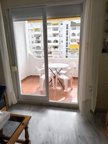 1 quarto Apartamento para arrendar em Torrox-Costa, Torrox com piscina - 750 € (Ref: 9195447)