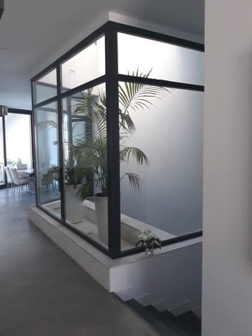 5 slaapkamer Villa te huur in Burriana, Nerja met zwembad garage - € 2.000 (Ref: 9195448)