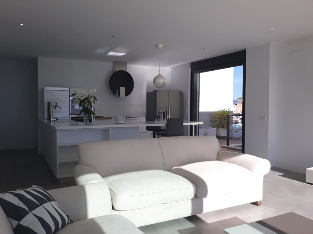 5 slaapkamer Villa te huur in Nerja met zwembad garage - € 2.000 (Ref: 9195448)