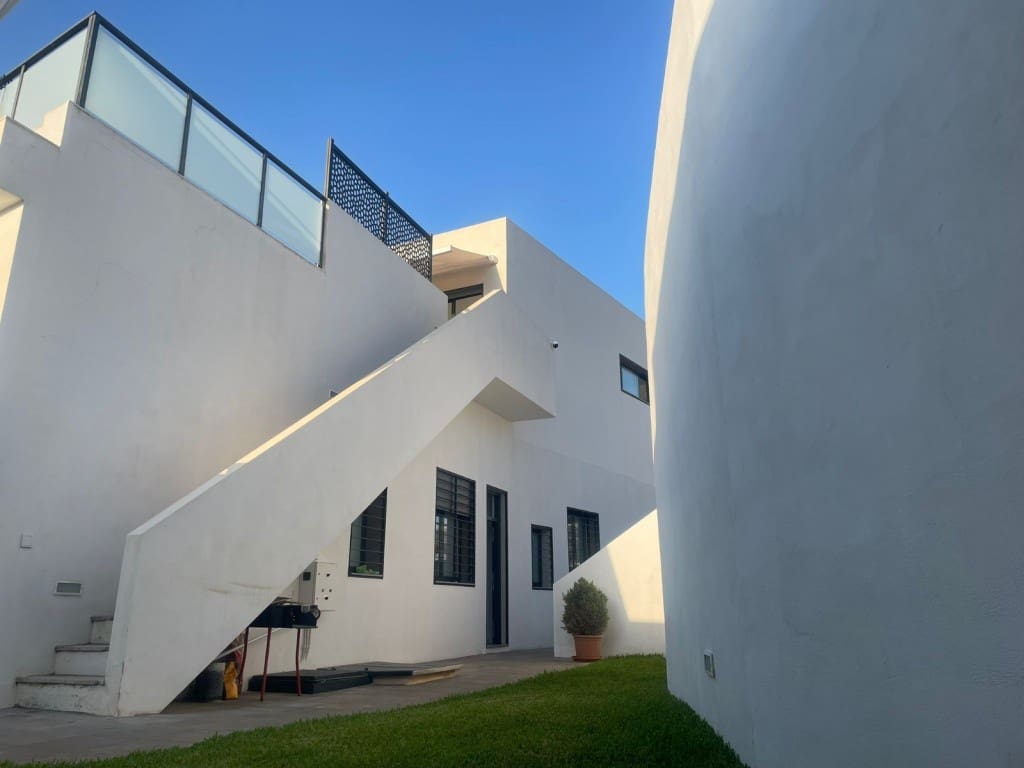 3 soveværelse Villa til leje i Nerja med swimmingpool - € 2.000 (Ref: 9204407)