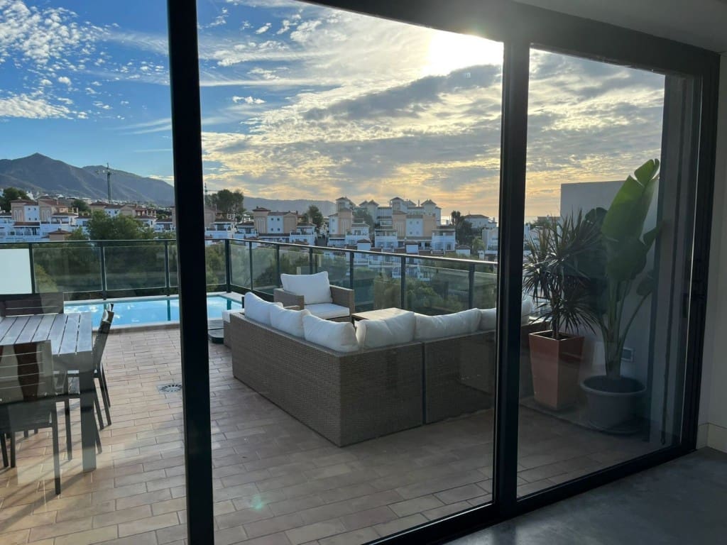 3 soveværelse Villa til leje i Nerja med swimmingpool - € 2.000 (Ref: 9204407)