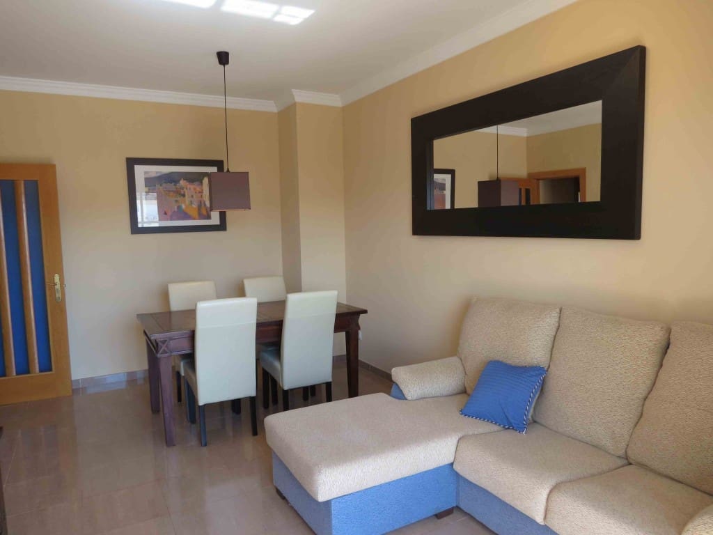 2 bedroom Penthouse for rent in Frigiliana with pool - € 1,200 (Ref: 9272322)