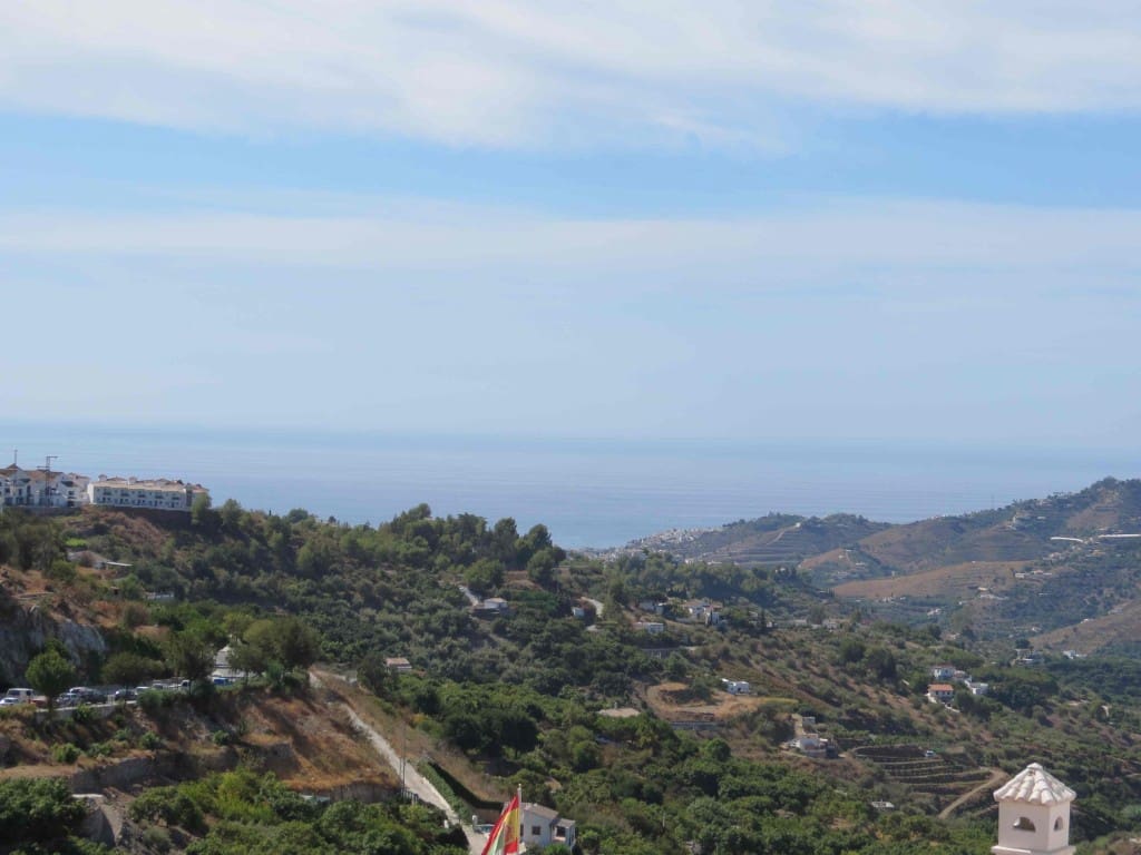 2 bedroom Penthouse for rent in Frigiliana with pool - € 1,200 (Ref: 9272322)