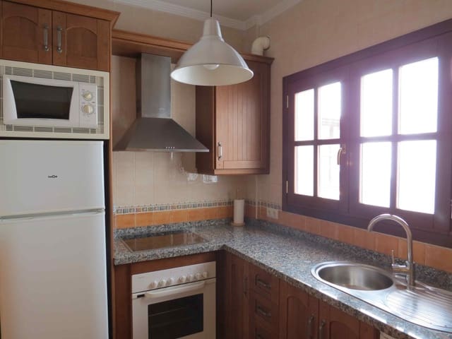 2 bedroom Penthouse for rent in Frigiliana with pool - € 1,200 (Ref: 9272322)