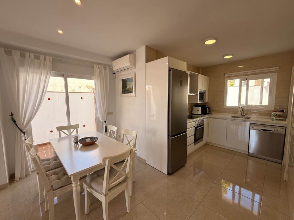 3 bedroom Villa for sale in Nerja with pool garage - € 675,000 (Ref: 9276160)