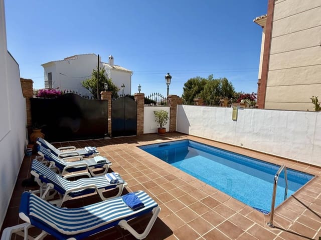 3 quarto Moradia para venda em Nerja com piscina garagem - 675 000 € (Ref: 9276160)
