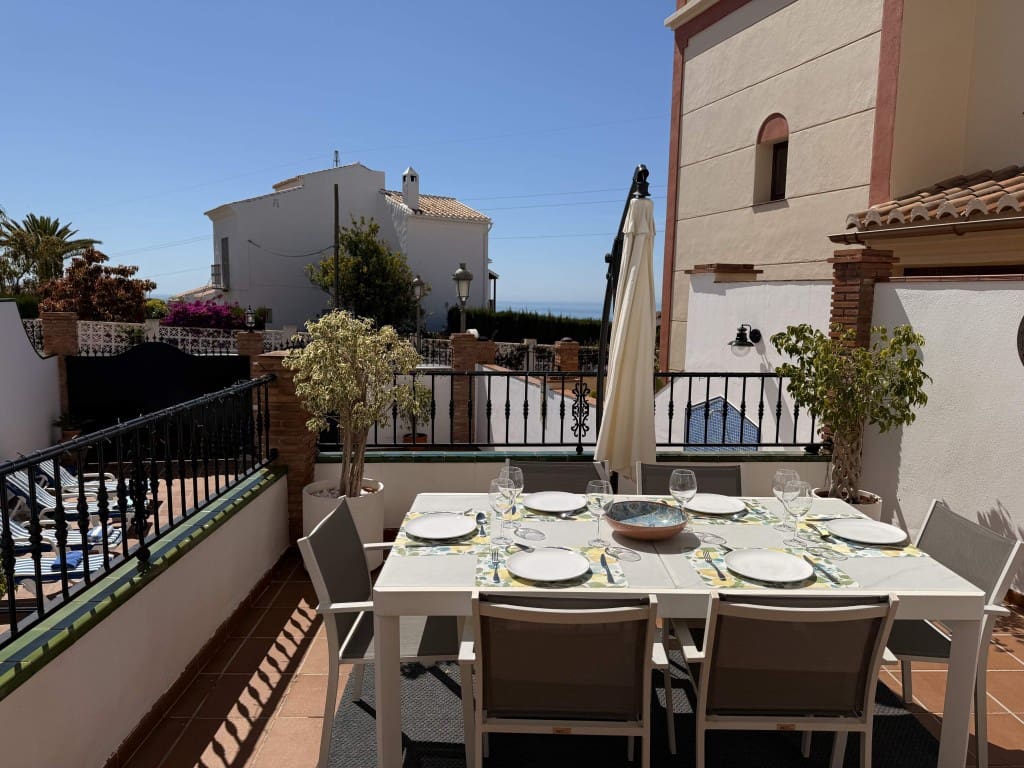 3 bedroom Villa for sale in Nerja with pool garage - € 675,000 (Ref: 9276160)