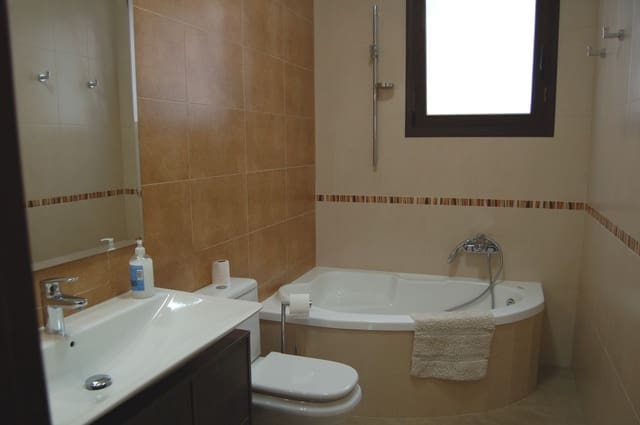 3 soveværelse Lejlighed til leje i Frigiliana - € 1.200 (Ref: 9296726)