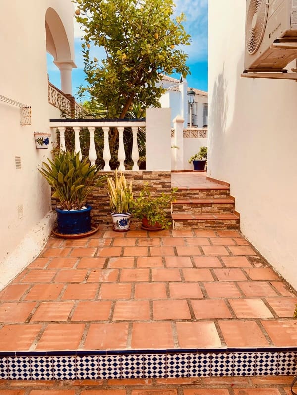 3 sovrum Villa till salu i Nerja med pool - 649 000 € (Ref: 9310700)