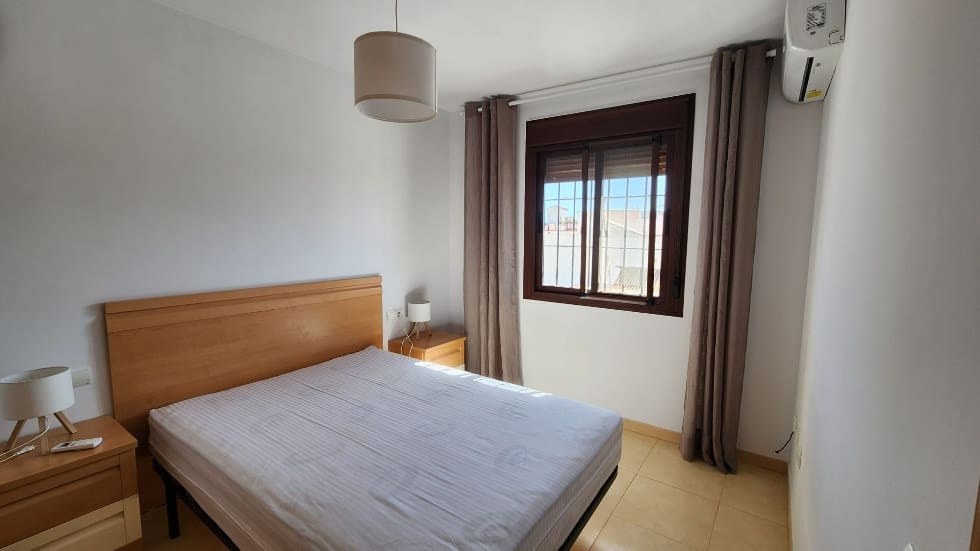 3 soverom Leilighet til leie i Maro - € 1 000 (Ref: 9317635)