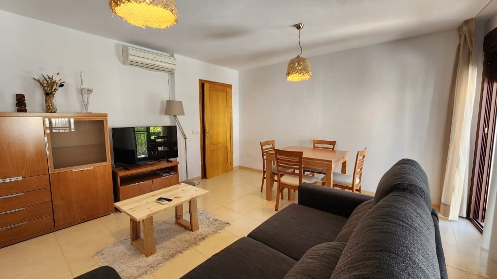 3 soverom Leilighet til leie i Maro - € 1 000 (Ref: 9317635)