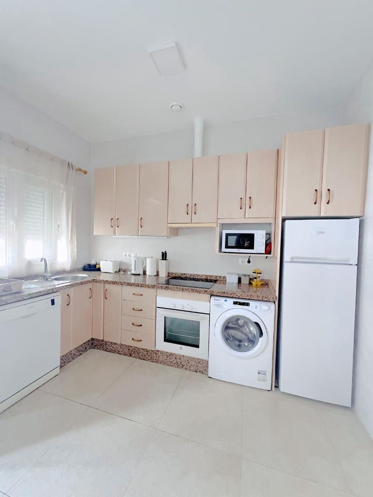 1 soveværelse Lejlighed til leje i Nerja - € 700 (Ref: 9349096)