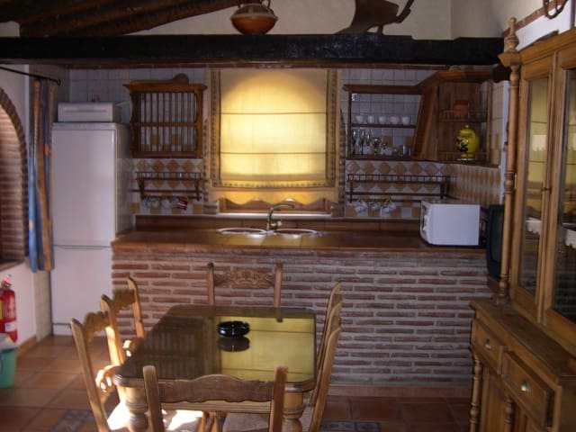 3 soveværelse Finca/Landehus til leje i Frigiliana med swimmingpool - € 950 (Ref: 9355707)