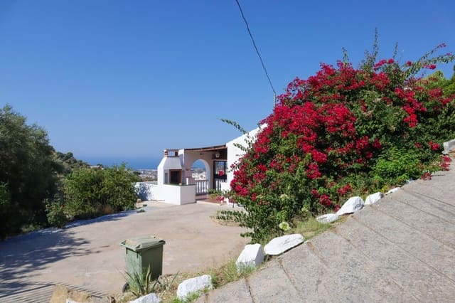 4 bedroom Finca/Country House for sale in Torrox with garage - € 399,000 (Ref: 9390335)